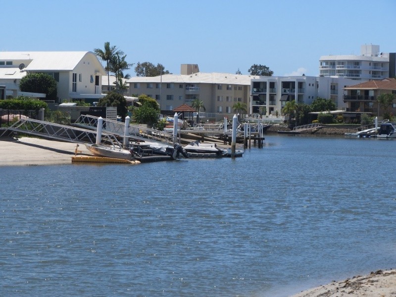 10 Matina Street, Biggera Waters QLD 4216