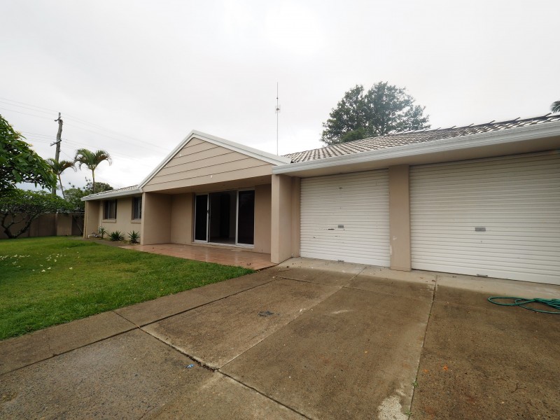 38 Twelfth Avenue, Palm Beach QLD 4221