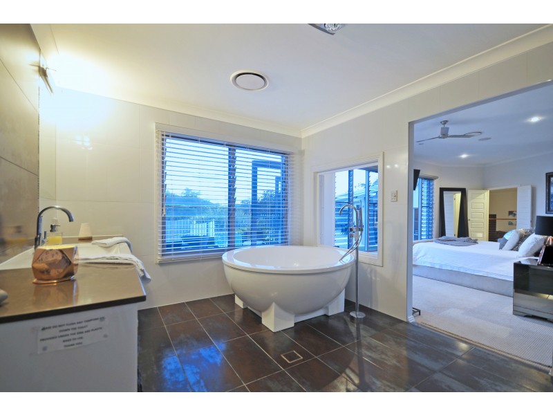 12 Stockyard Court, Tallebudgera QLD 4228