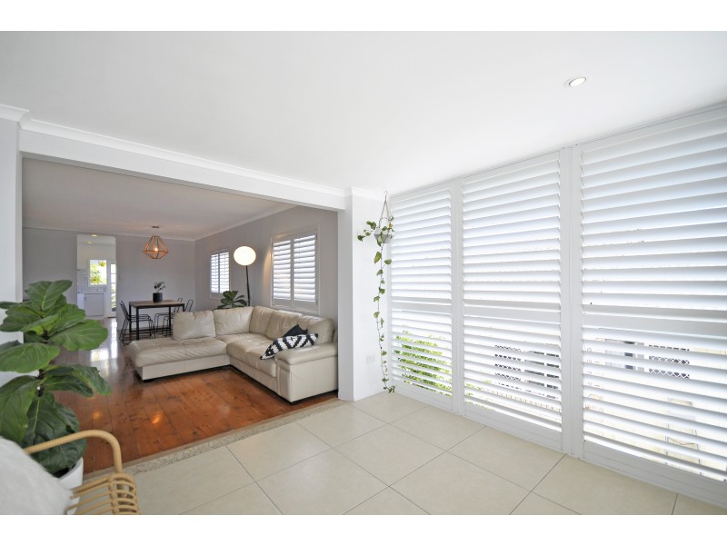 43 Fifth Avenue, Palm Beach QLD 4221