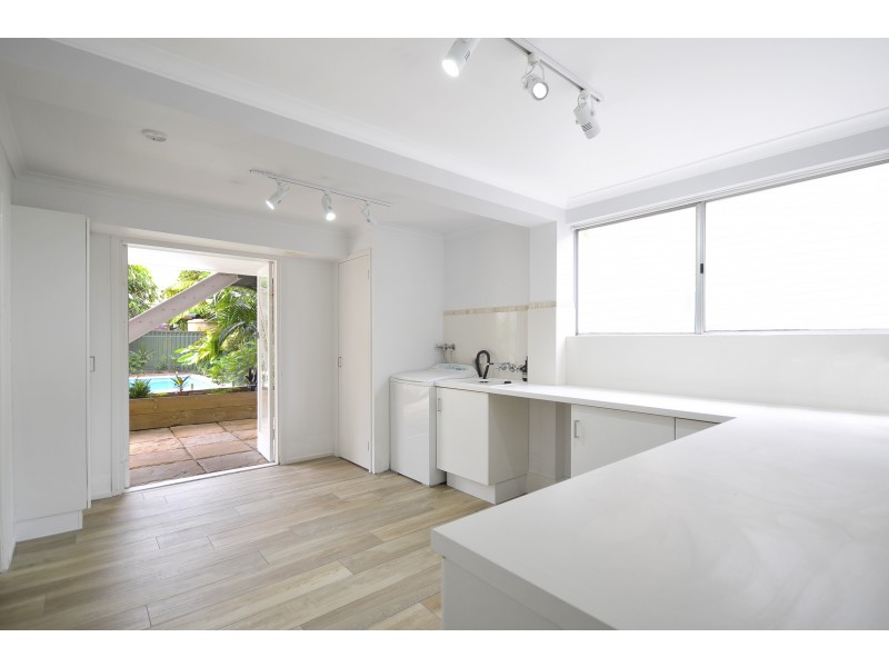 43 Fifth Avenue, Palm Beach QLD 4221