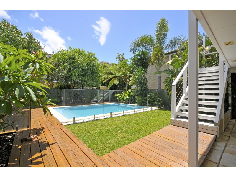 43 Fifth Avenue, Palm Beach QLD 4221