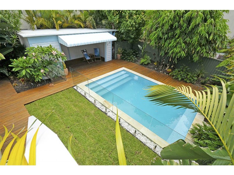 43 Fifth Avenue, Palm Beach QLD 4221