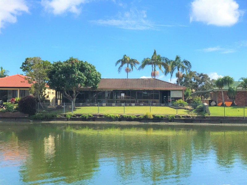 26 Mainsail Street, Currumbin Waters QLD 4223