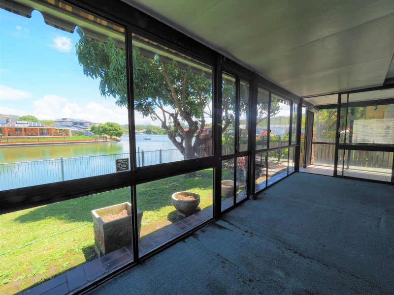 26 Mainsail Street, Currumbin Waters QLD 4223