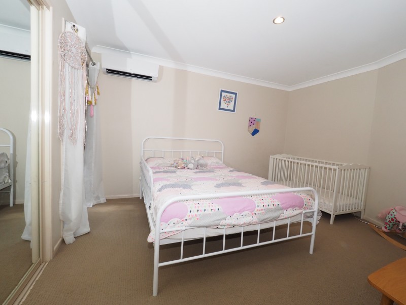 63 Simpsons Road, Elanora QLD 4221