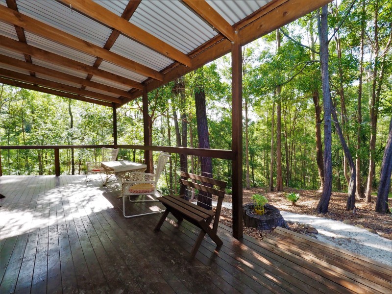 63 Simpsons Road, Elanora QLD 4221