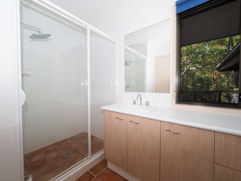 63 Simpsons Road, Elanora QLD 4221