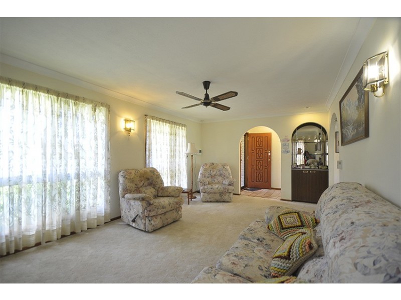 63 Ironbark Street, Elanora QLD 4221