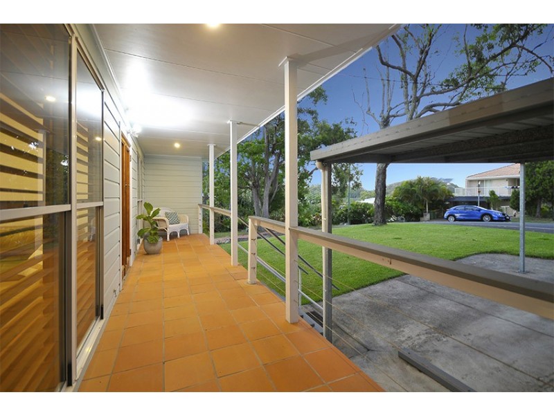 4 Hillcrest Avenue, Tugun QLD 4224