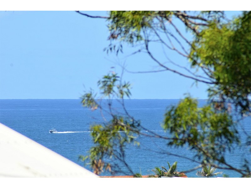 4 Hillcrest Avenue, Tugun QLD 4224