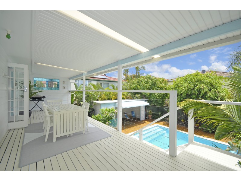43 5th Ave., Palm Beach QLD 4221