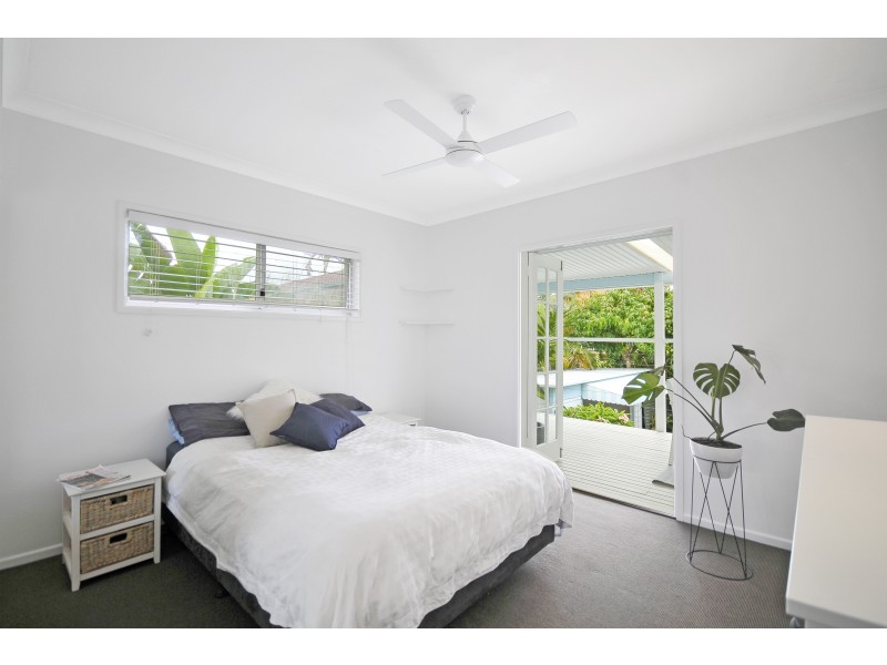 43 5th Ave., Palm Beach QLD 4221