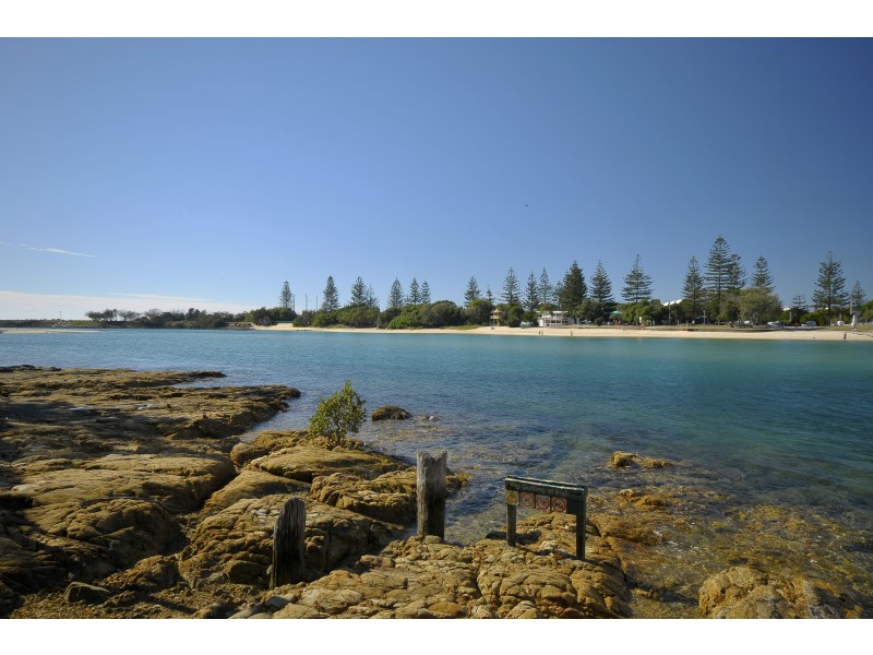 1/4 Beelyu Street, Burleigh Heads QLD 4220