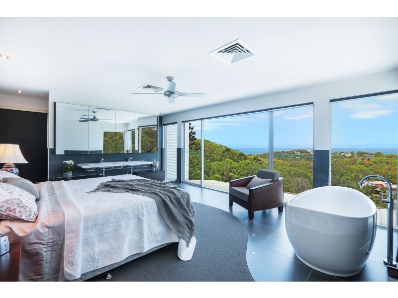53 Crest Drive, Currumbin QLD 4223