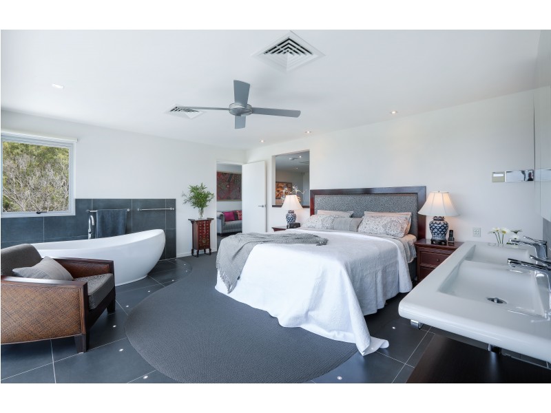 53 Crest Drive, Currumbin QLD 4223