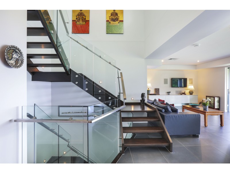 53 Crest Drive, Currumbin QLD 4223