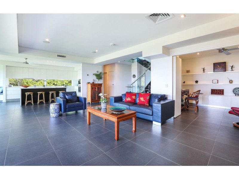 53 Crest Drive, Currumbin QLD 4223