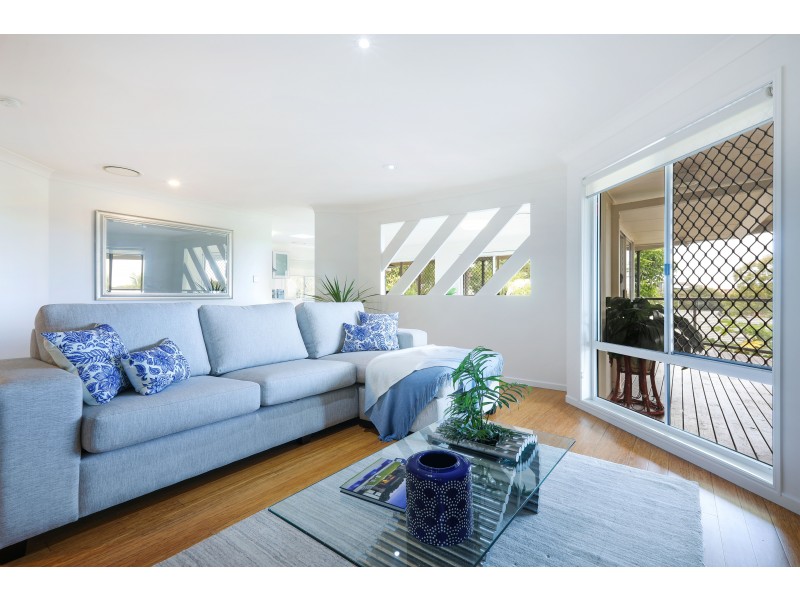 2 Hyden Court, Elanora QLD 4221