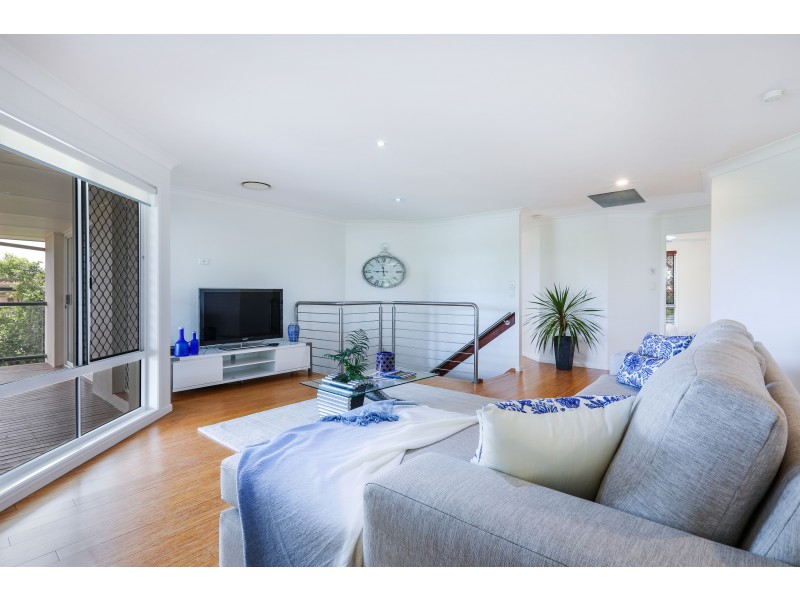 2 Hyden Court, Elanora QLD 4221