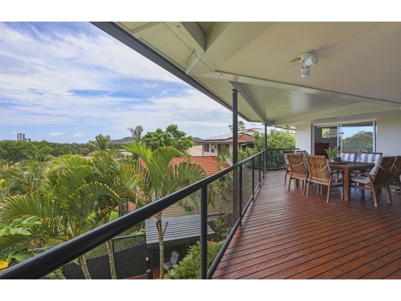 2 Hyden Court, Elanora QLD 4221