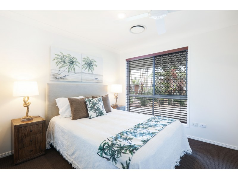 2 Hyden Court, Elanora QLD 4221