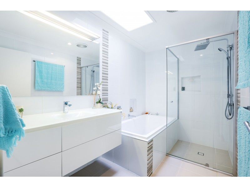 2 Hyden Court, Elanora QLD 4221
