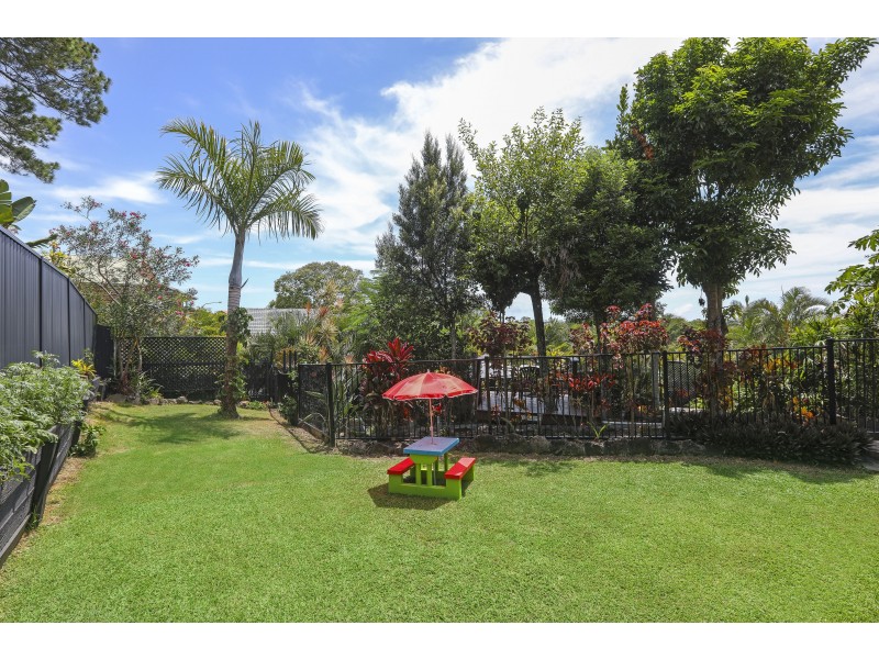 2 Hyden Court, Elanora QLD 4221