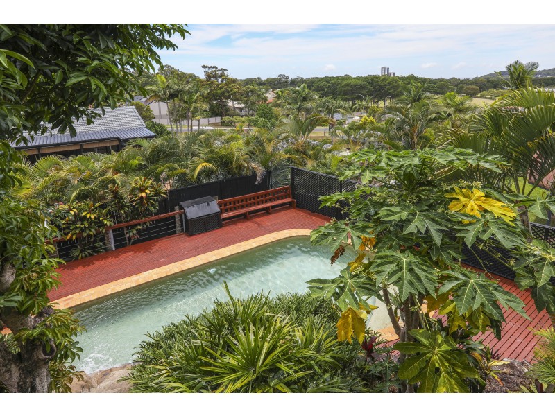 2 Hyden Court, Elanora QLD 4221