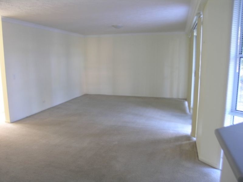 2/373 Cypress Terrace, Palm Beach QLD 4221