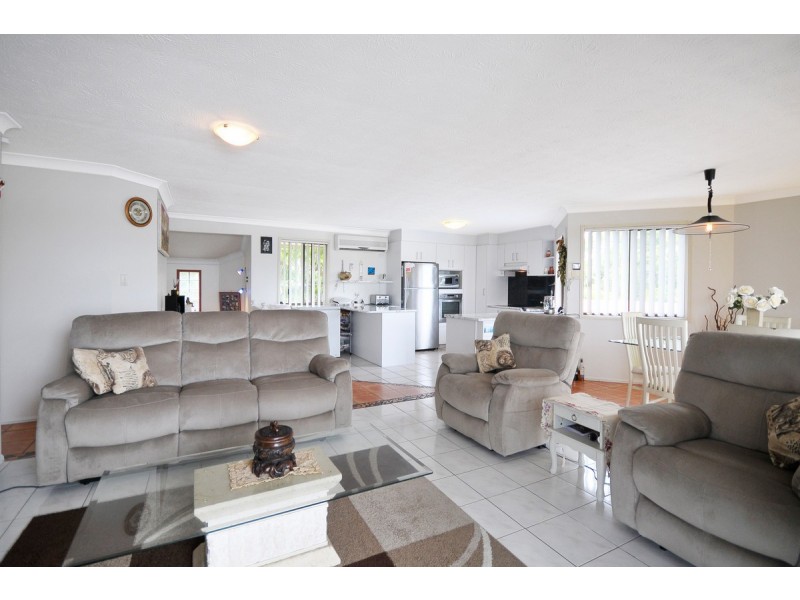 150 K P McGrath Drive, Elanora QLD 4221
