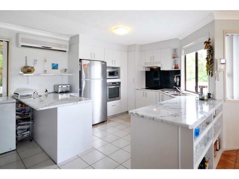 150 K P McGrath Drive, Elanora QLD 4221