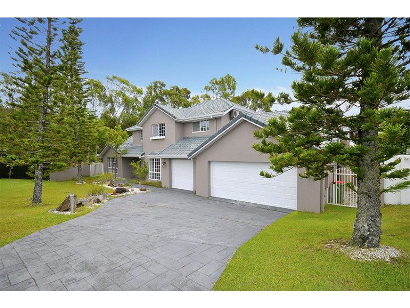 5 Delonix Court, Arundel QLD 4214