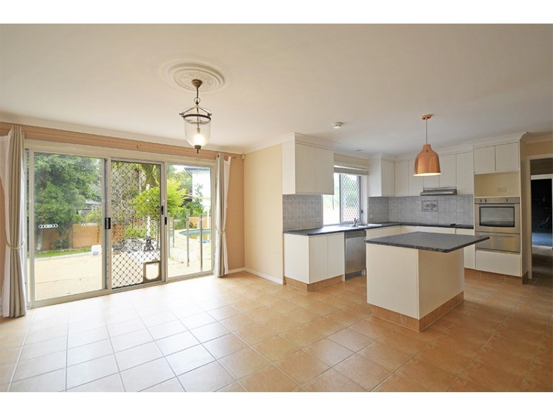 5 Delonix Court, Arundel QLD 4214