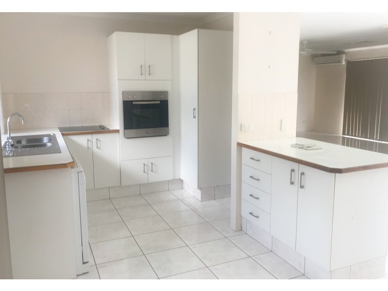 36 Cumberland Drive, Varsity Lakes QLD 4227