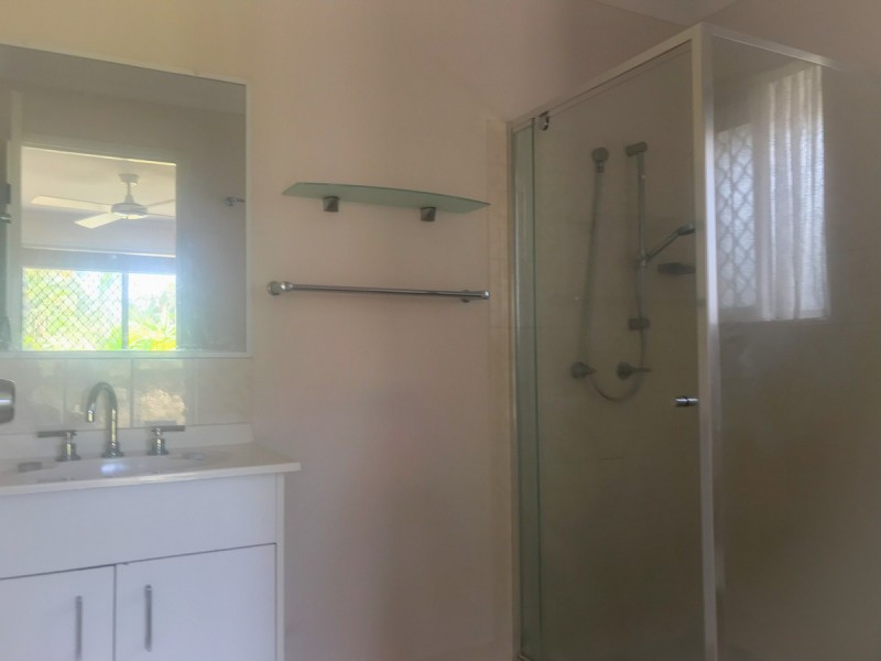 36 Cumberland Drive, Varsity Lakes QLD 4227