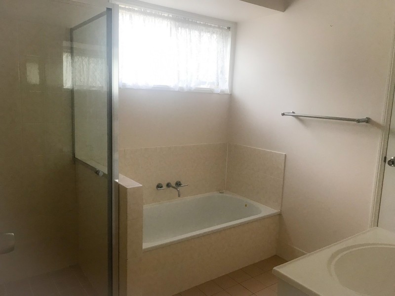 36 Cumberland Drive, Varsity Lakes QLD 4227