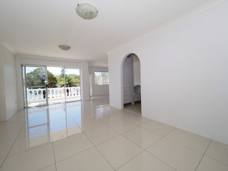 5/4 Murlong Crescent, Palm Beach QLD 4221