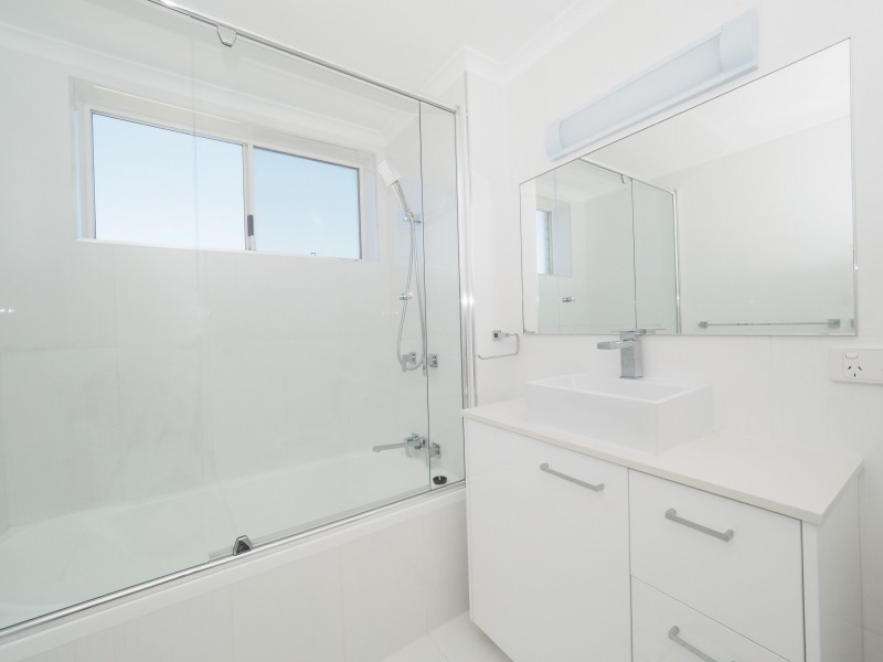 5/4 Murlong Crescent, Palm Beach QLD 4221