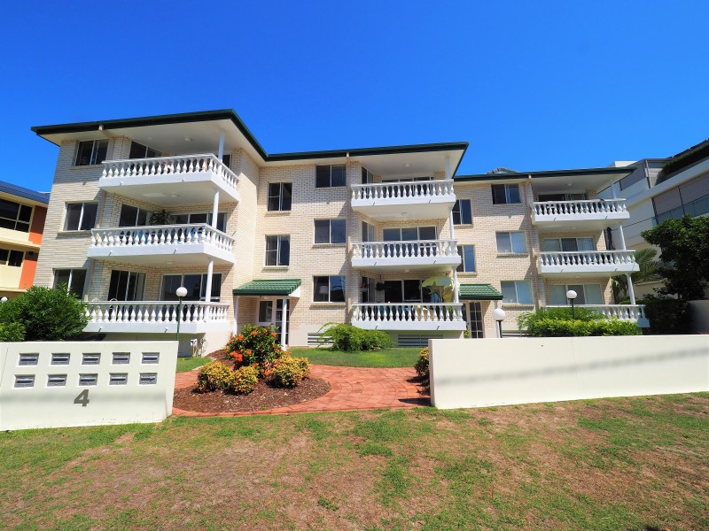 5/4 Murlong Crescent, Palm Beach QLD 4221