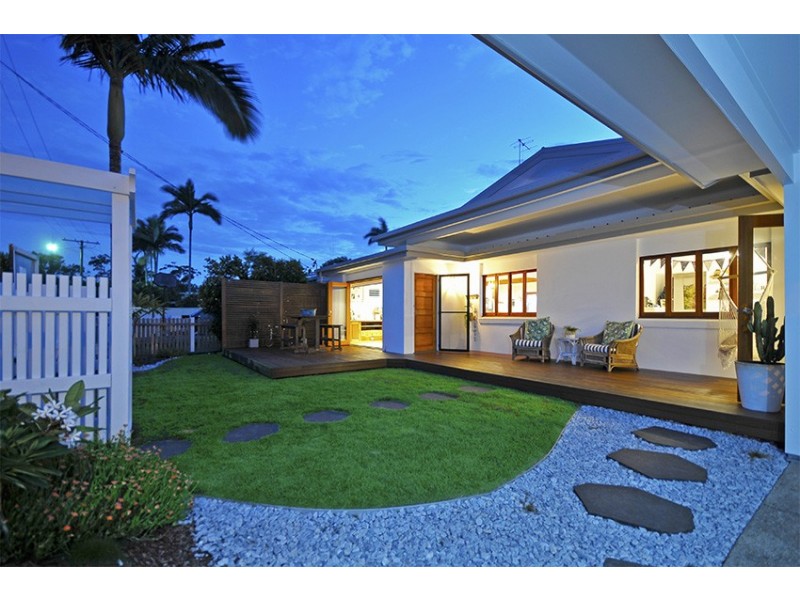 14 Amboina Avenue, Palm Beach QLD 4221