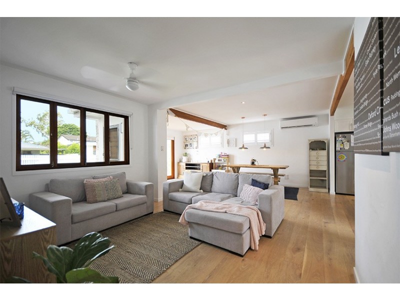14 Amboina Avenue, Palm Beach QLD 4221