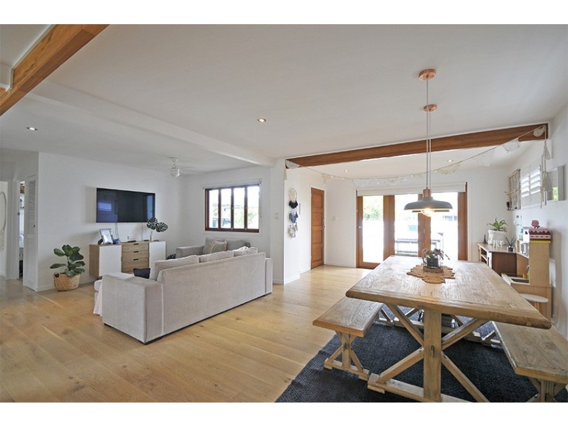 14 Amboina Avenue, Palm Beach QLD 4221