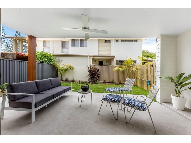 1/4 Beelyu Street, Burleigh Heads QLD 4220