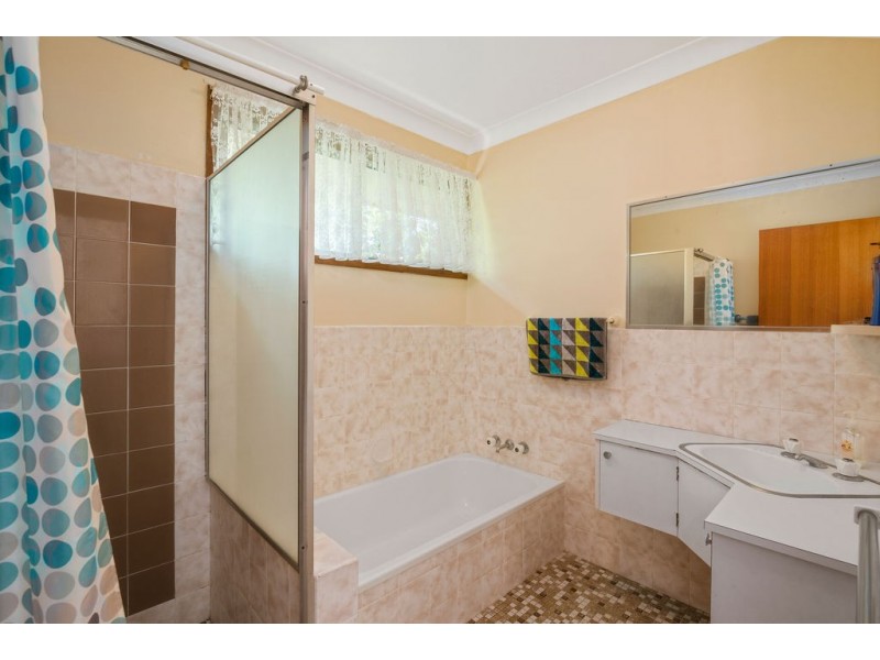 85 Mallawa Drive, Palm Beach QLD 4221