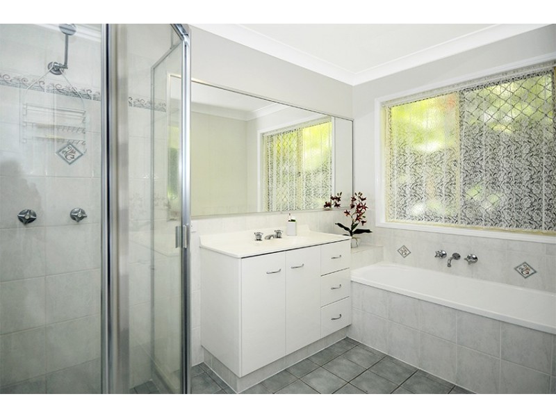 15 Laurina Court, Elanora QLD 4221