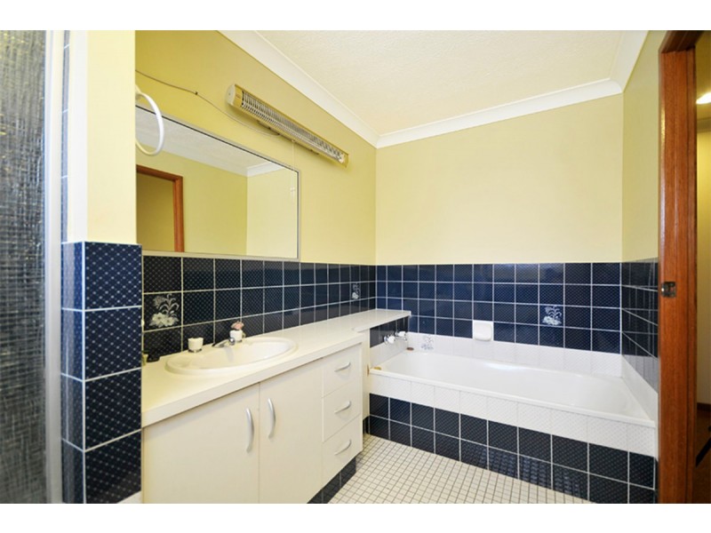 63 Ironbark Street, Elanora QLD 4221