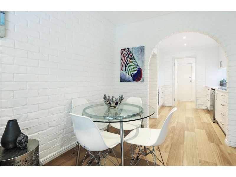 2/6 Jodie Crt, Mermaid Waters QLD 4218