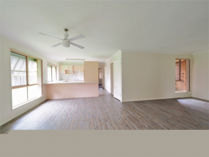 1/8 Ottelia Drive, Elanora QLD 4221