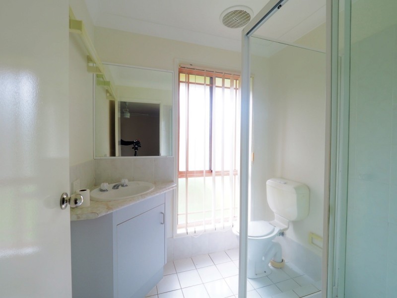 1/8 Ottelia Drive, Elanora QLD 4221